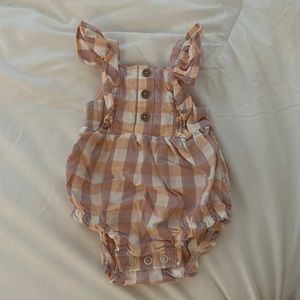 Newborn checkered bubble